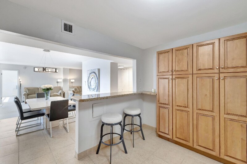 Building Photo - 3500 Galt Ocean Dr