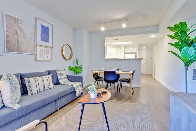 Building Photo - 901 N Pollard St