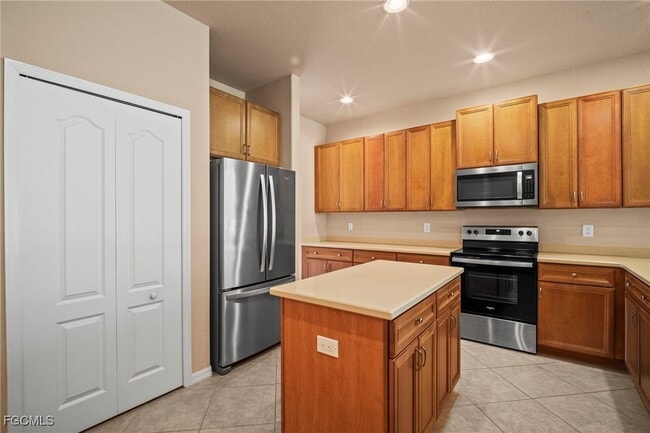 Building Photo - 12168 Country Day Cir