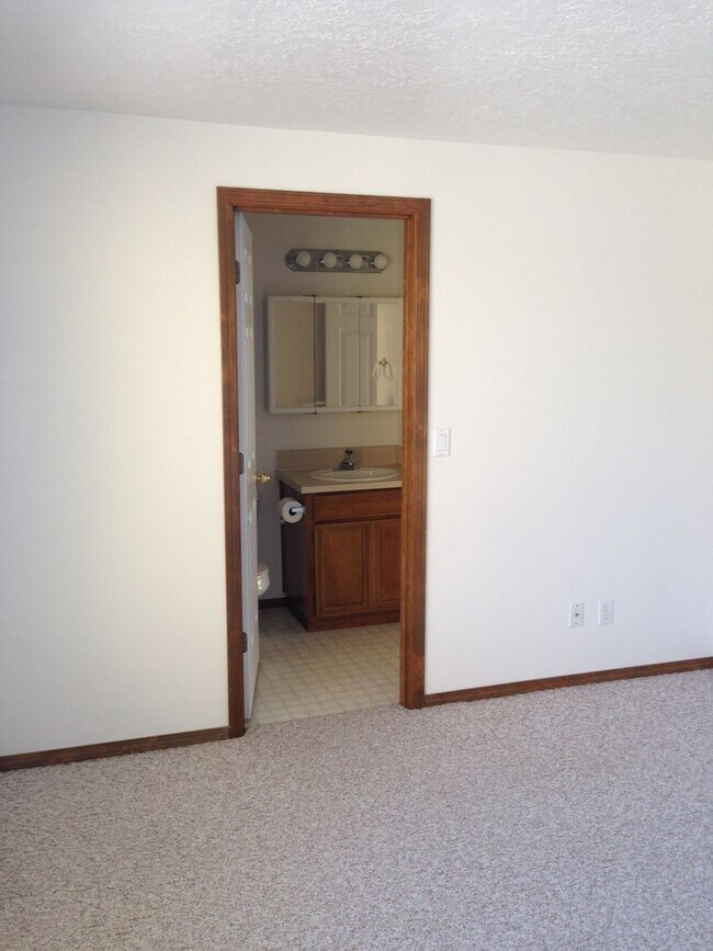 Building Photo - moojoh01 4212-4214 47th Ave NE