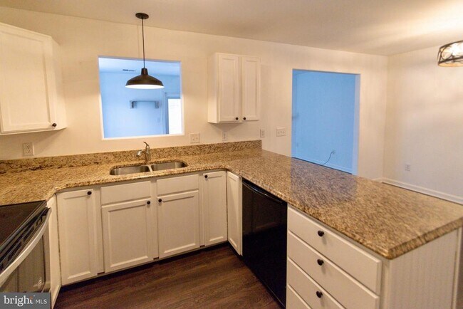 Building Photo - 9911 Blade Ct