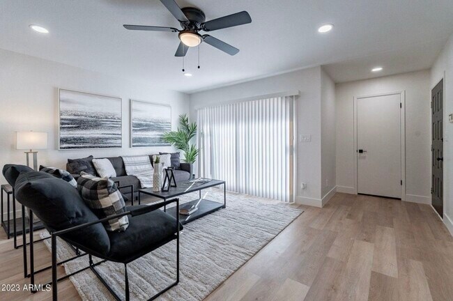 Building Photo - 4608 W Maryland Ave