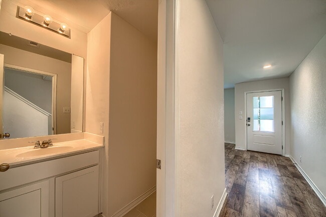 Building Photo - 5-BEDROOM HOME IN WESTPOINTE @ RIVERSTONE