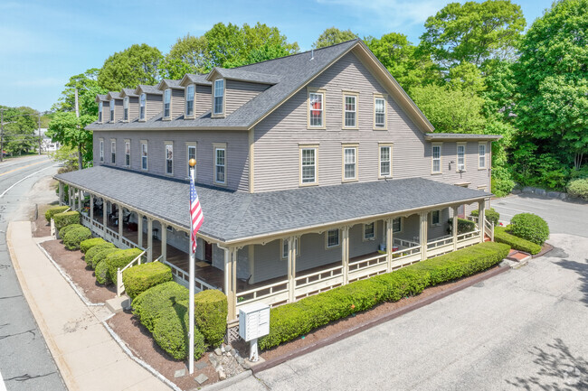 611 Ten Rod Rd North Kingstown, RI 02852 - 611 Ten Rod Rd