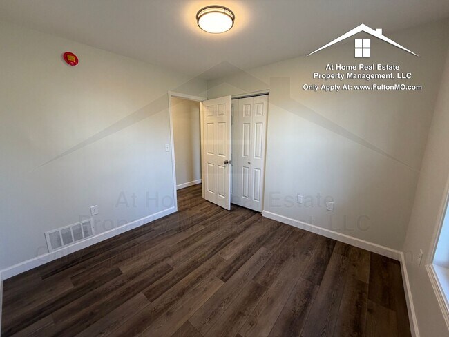 Building Photo - King Street 128-130 Duplex