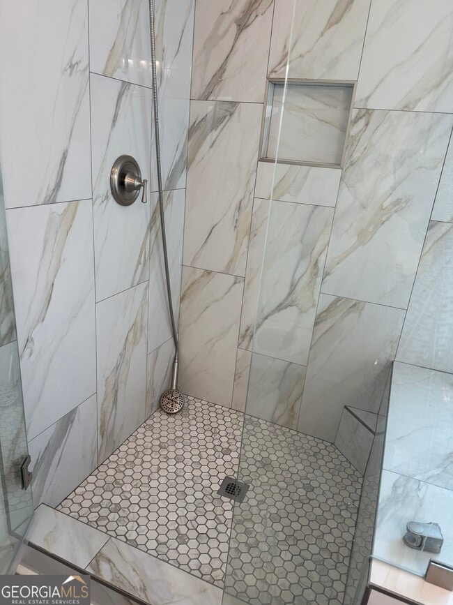 Building Photo - 2104 Ginger Estates Dr NE