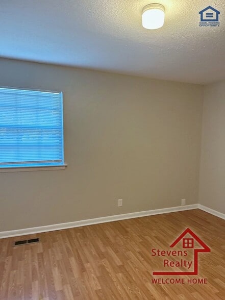 Building Photo - 4330 Wilson St