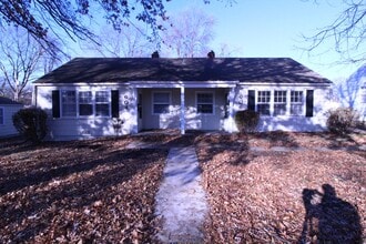 Building Photo - January FREE On This 1 Bedroom 1 Bath Duplex in Navy Hill Area in Olathe