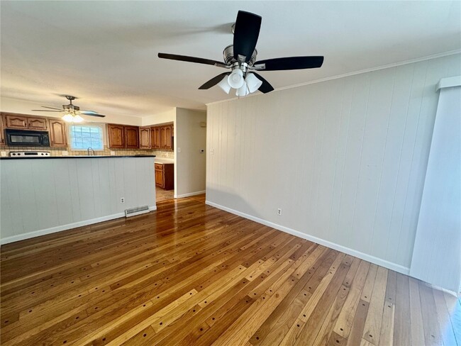 Building Photo - 3417 Robyn Ann Dr