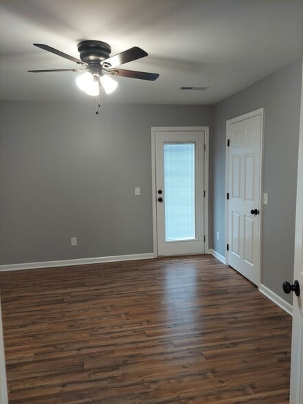 Front Entrance-Living room - 1438 Vance Rd