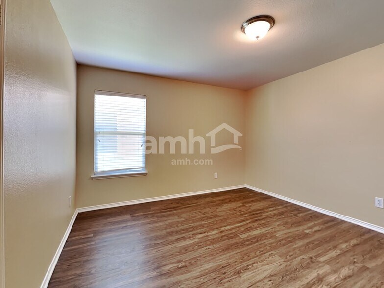 Building Photo - 1741 Trego Dr