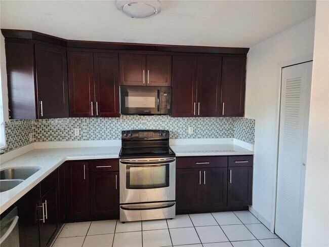 Building Photo - 13433 SW 62nd St