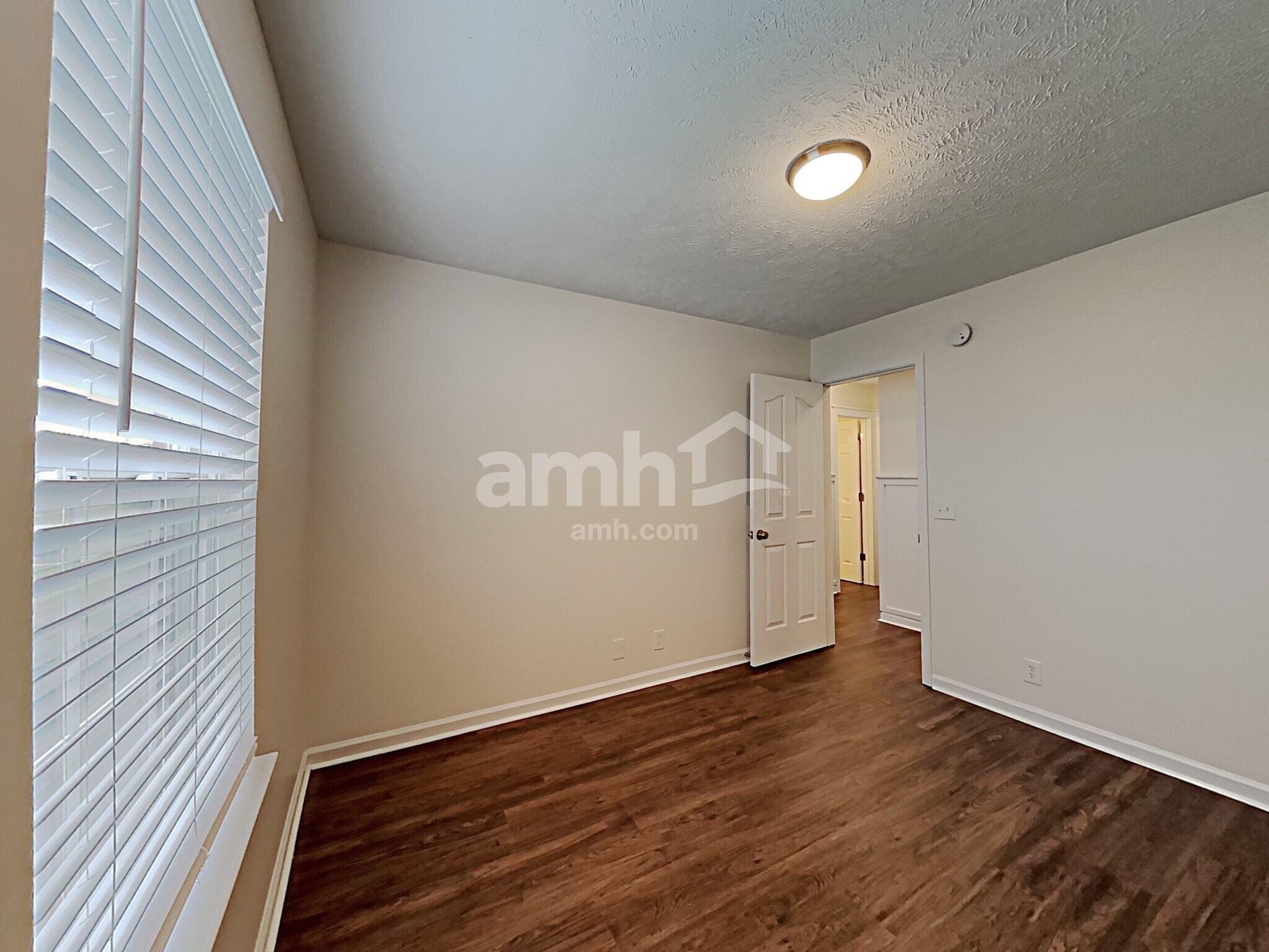 Building Photo - 1543 St Andrews Dr