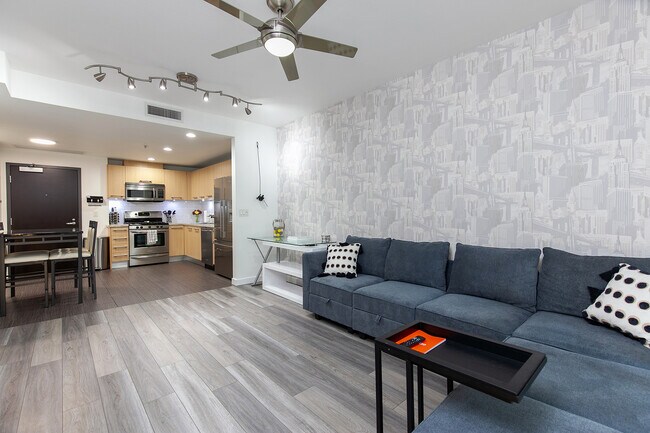 Building Photo - 1431 Pacific Hwy