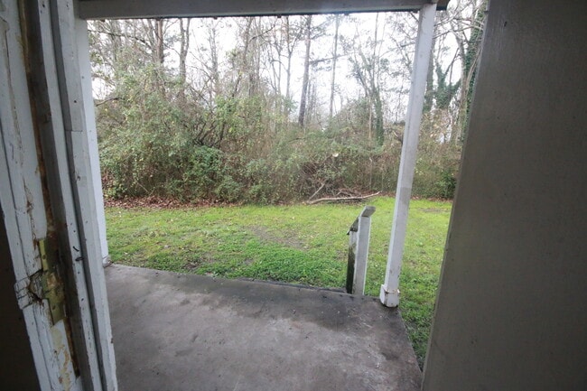 Building Photo - 4 Williamson St SW