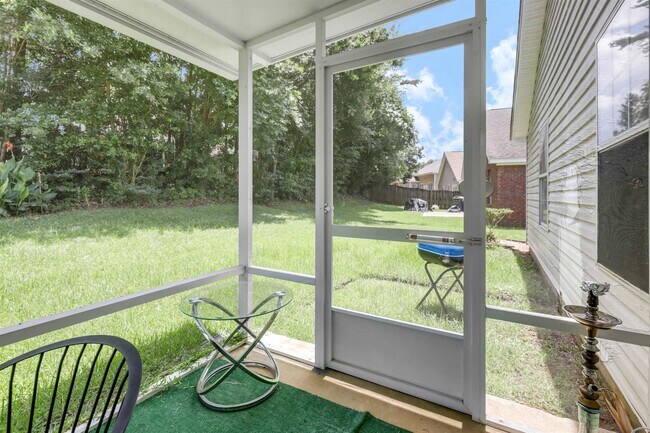 Building Photo - 1583 Applewood Way