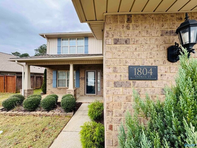 Building Photo - 1804 Yadkin Street Northwest