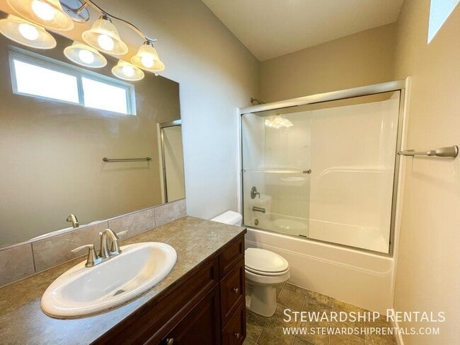 Building Photo - 1752 Mill St