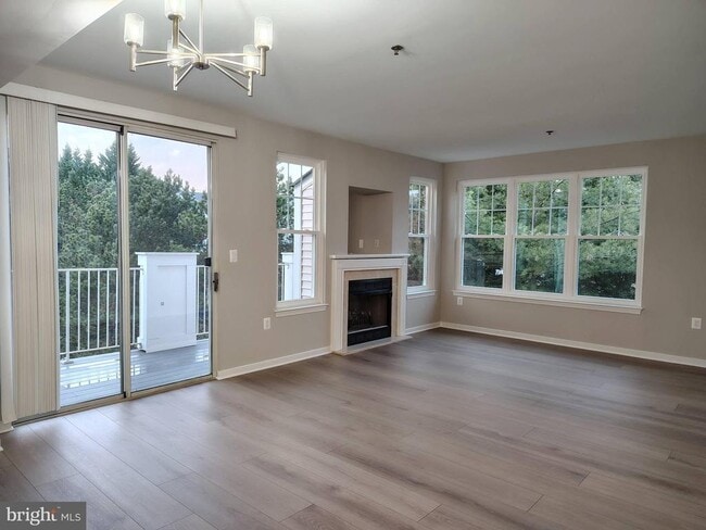 Building Photo - 1641 International Dr