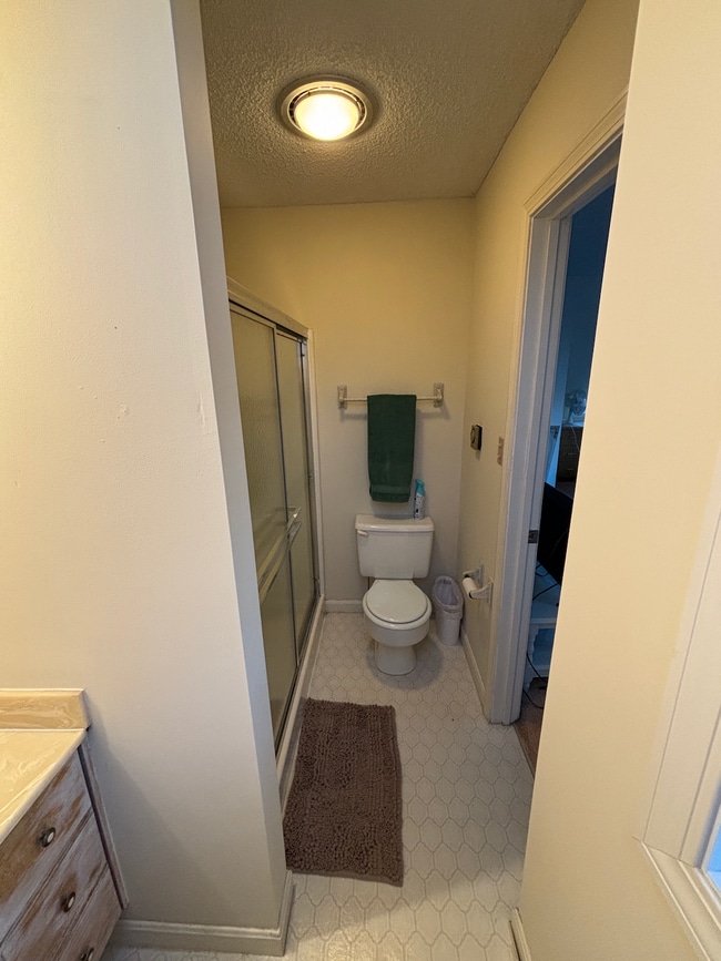 Building Photo - 146 W Grand Ave