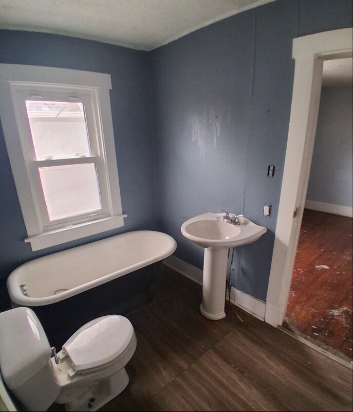 Building Photo - 2057 N Charles St