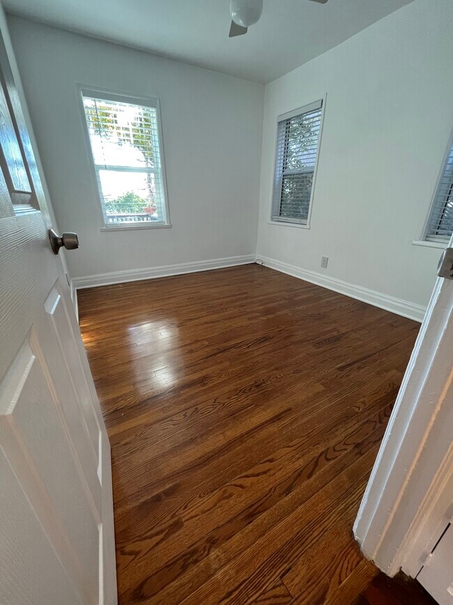 main bedroom - 934 Micheltorena St
