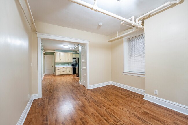 Building Photo - 1012 N Oakley Blvd
