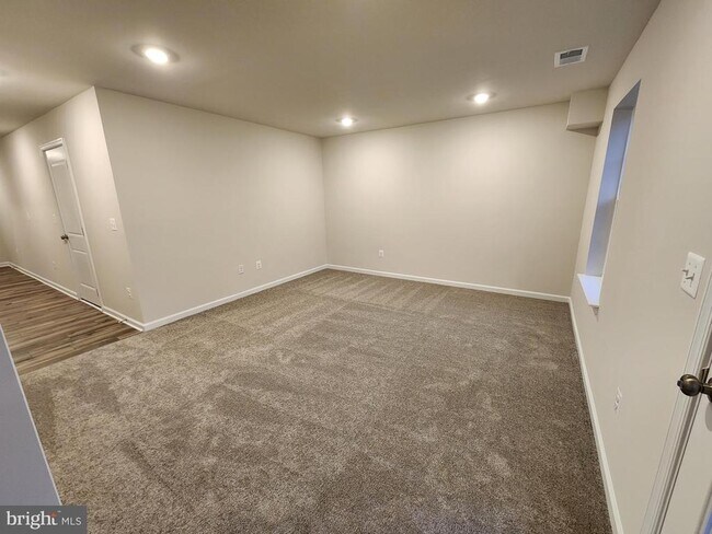 Building Photo - 117 Canning Rd