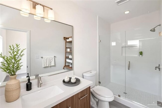 Building Photo - 604 N Onyx Ave