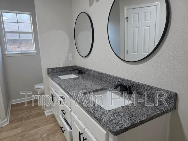 Building Photo - 66 Nevada Ln