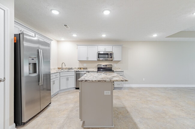 Building Photo - 305 Breckinridge Cir
