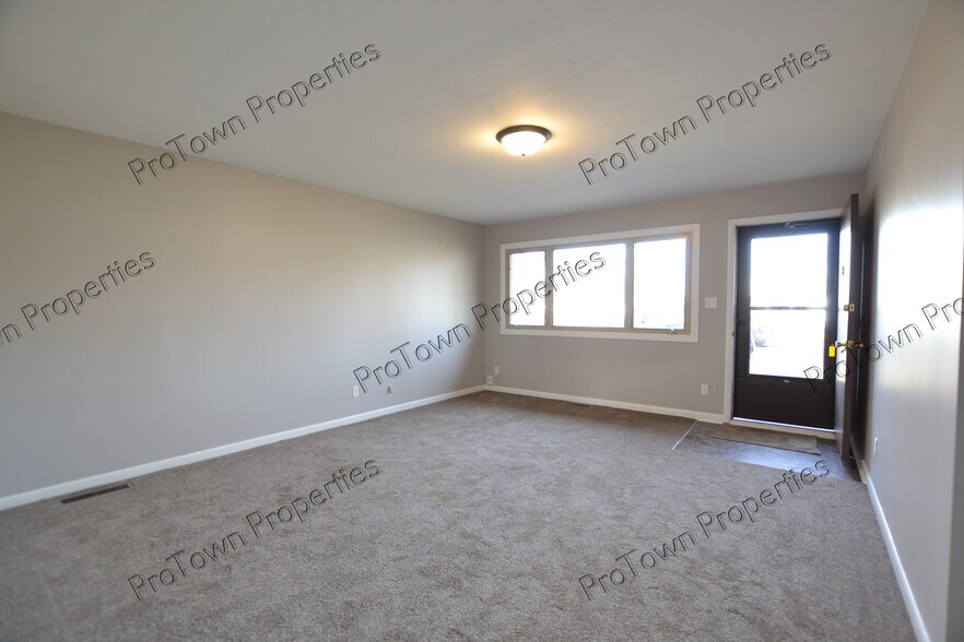 Building Photo - 2214 Madonna Ave