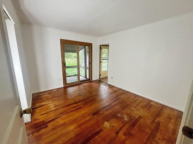 Building Photo - Charming Single Family 2 Bed/1 Bath in Groton!
