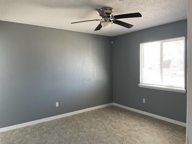 Building Photo - 8137 Staghorn Dr