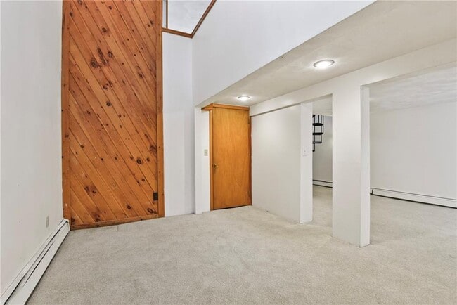 Building Photo - 28 Sandhill Dr