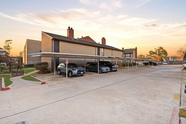 Building Photo - 12905 Woodforest Blvd