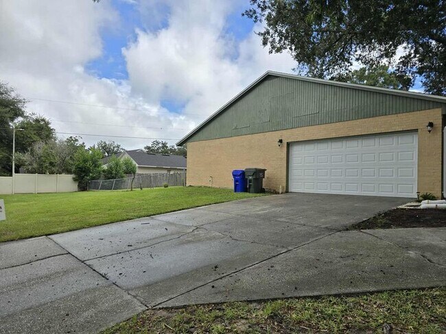 Building Photo - 4604 Dillwyn Dr
