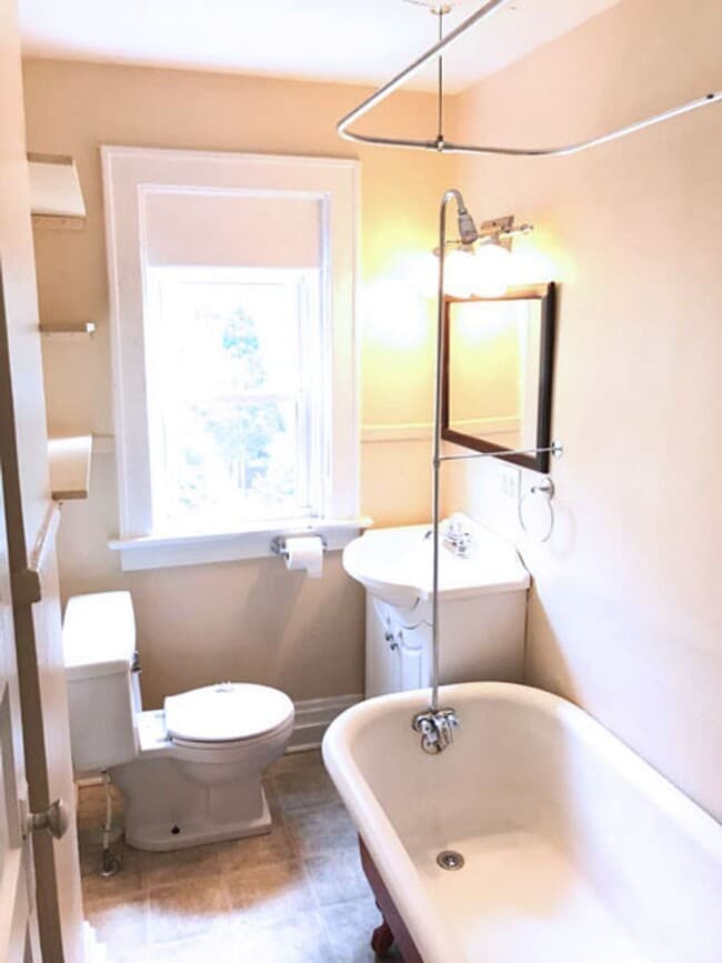 Building Photo - 1446 Hamlet St