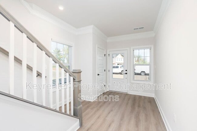 Building Photo - 337 Ridgeline Dr