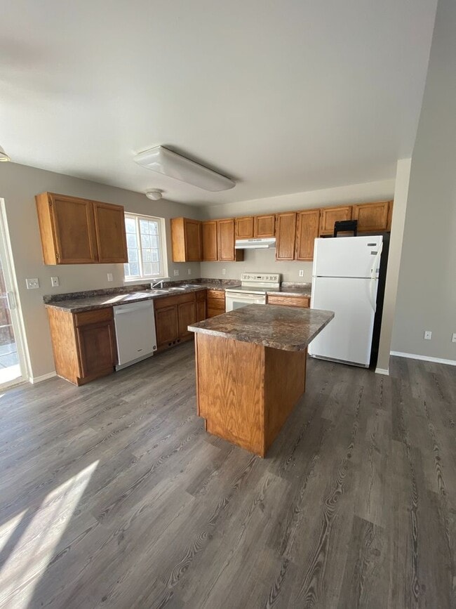 Building Photo - 1915 Cornell Ave