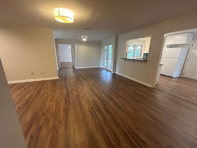 Building Photo - 4-Bedroom Gem Near Downtown Huntsville – N...