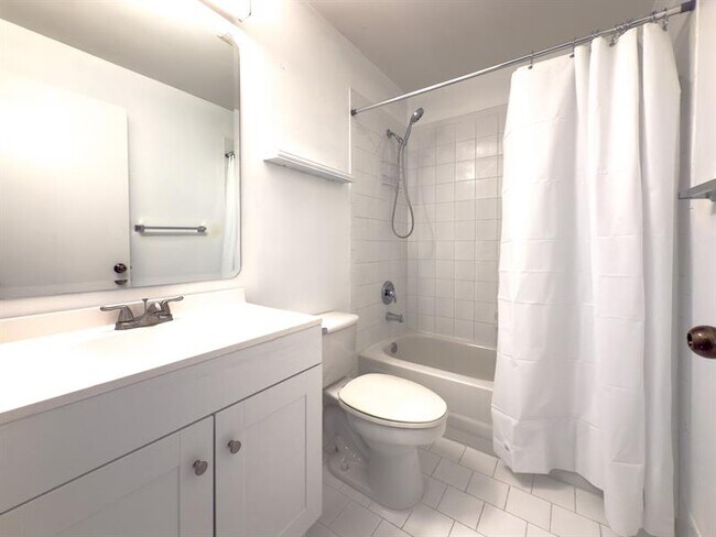 Building Photo - 1705 SW 110th Terrace