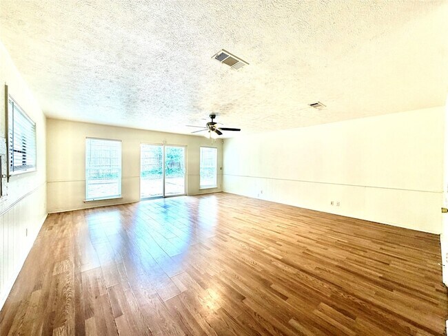Building Photo - 1416 Sandy Creek Dr