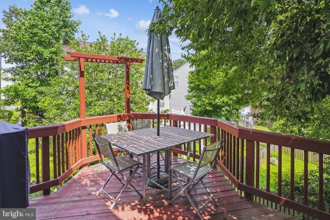 Building Photo - 4957 Breeze Way