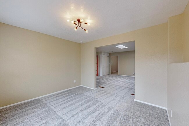 Building Photo - 713 Rio Arriba Ave SE