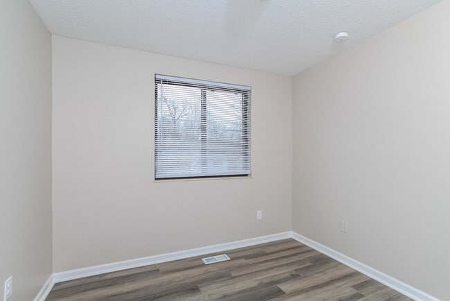 Building Photo - 423 Westgate Dr