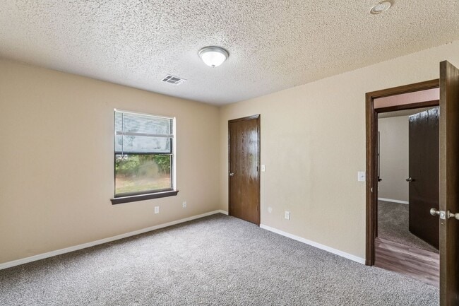 Building Photo - 3 bed, 1.5 bath in OKC,OK