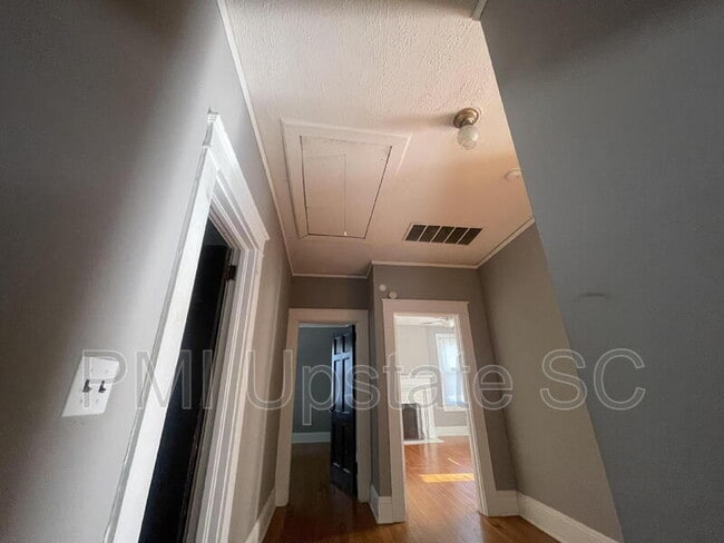 Building Photo - 181 N Fairview Ave