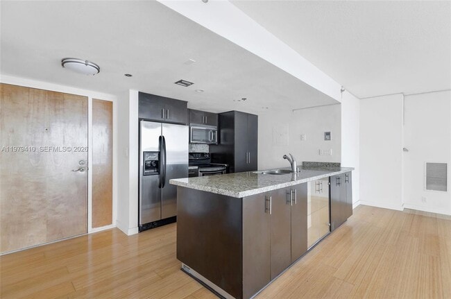 Building Photo - 7601 E Treasure Dr