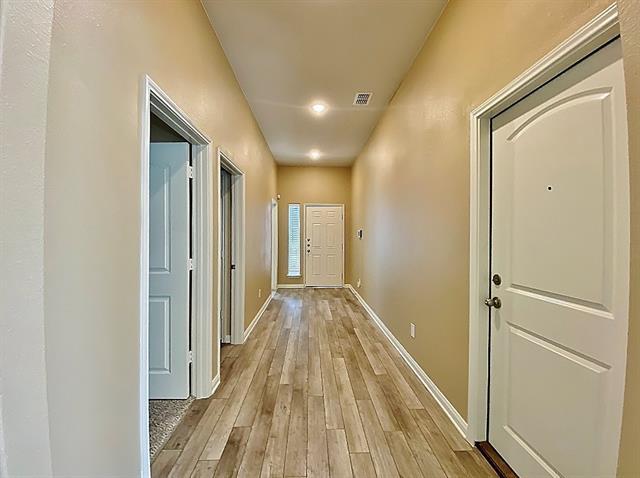 Building Photo - 918 Primrose Dr